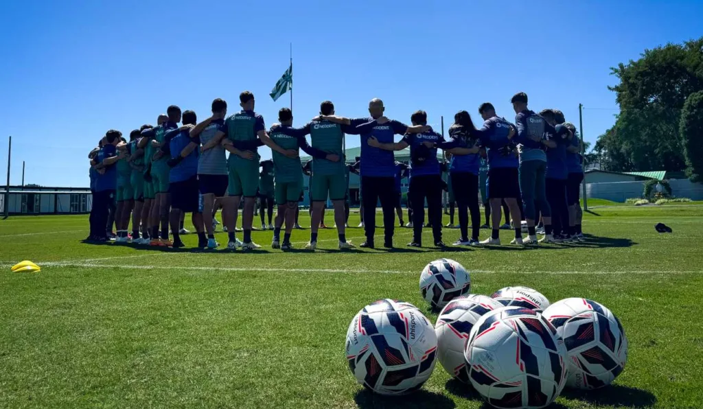 Elenco do Coritiba em treinamento na última semana antes de iniciar a Série B 2025.