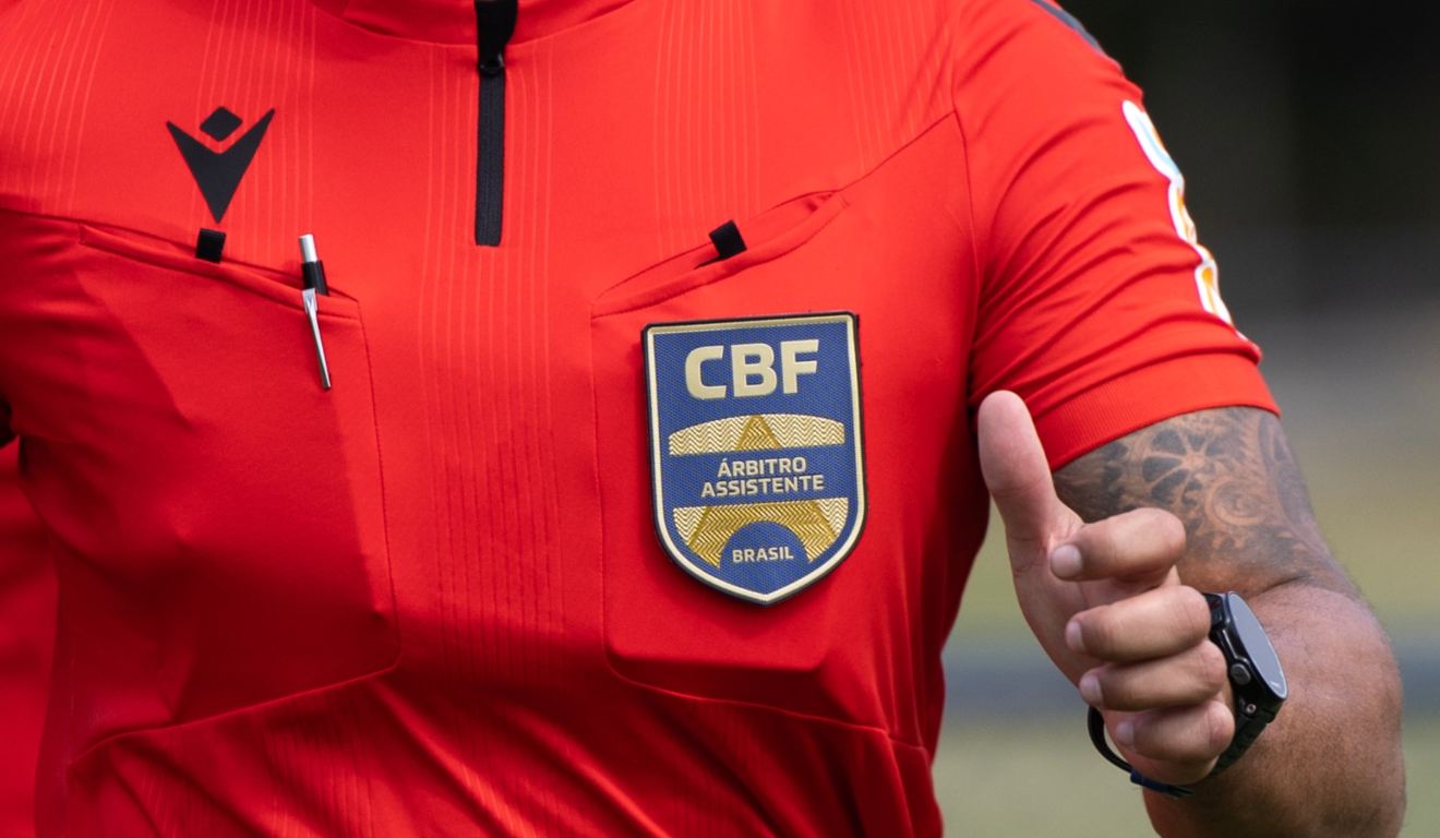 Árbitros paranaenses passam por treinamento na FPF