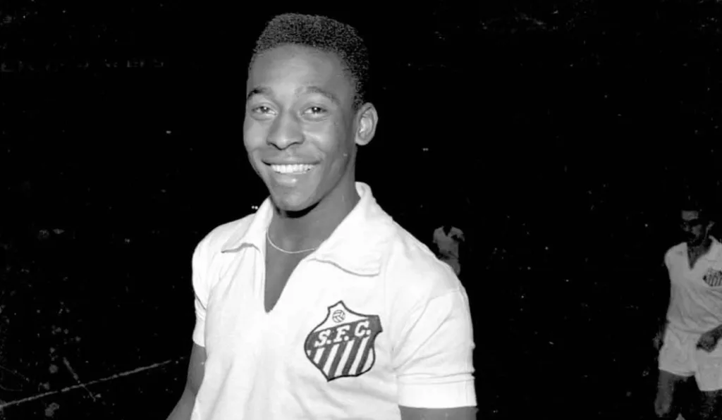Pelé com a camisa do Santos