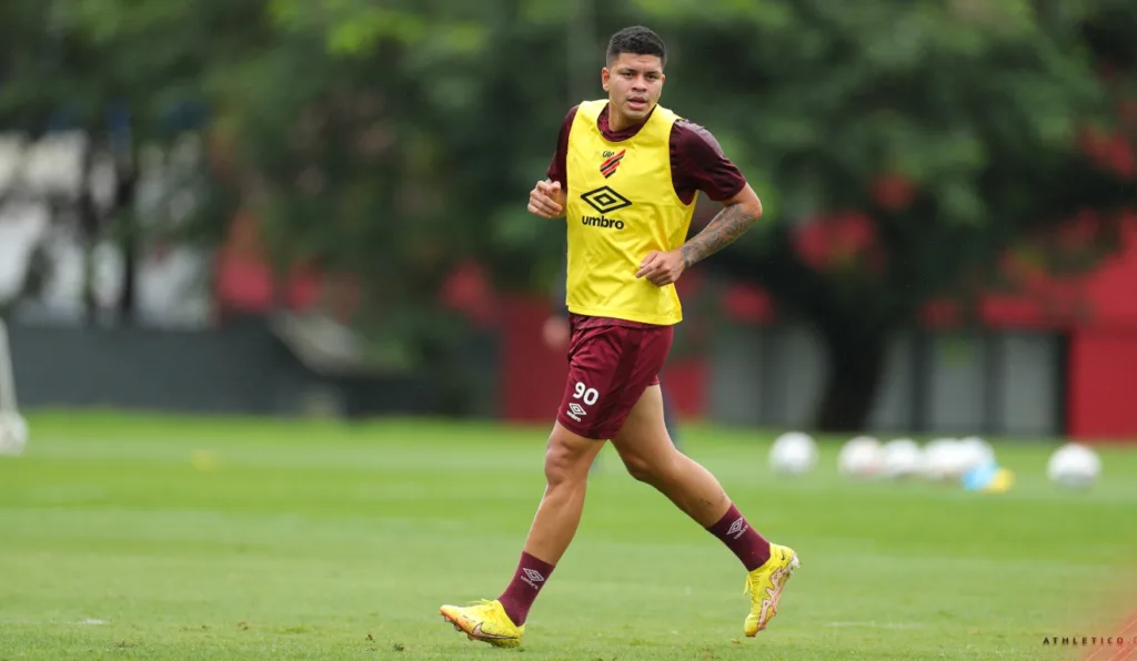 Renan Viana está de volta ao Athletico