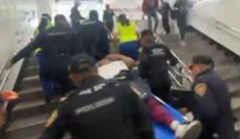 jovem que recebeu injeção misteriosa no metrô sendo resgatado