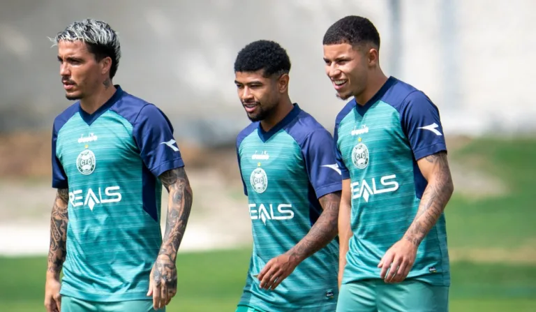 Josué e Lucas Ronier em treino do Coritiba