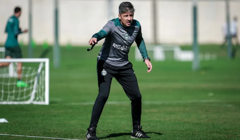Fábio Eiras deixou o Coritiba para trabalhar no Sporting Cristal.