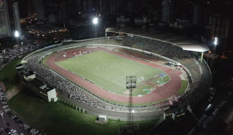 Estádio Willie Davids, o palco da partida entre Maringá x Atlético-MG