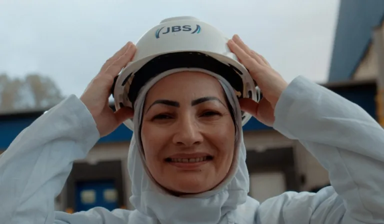 Multinacional oferece vagas de emprego em 10 cidades paranaenses