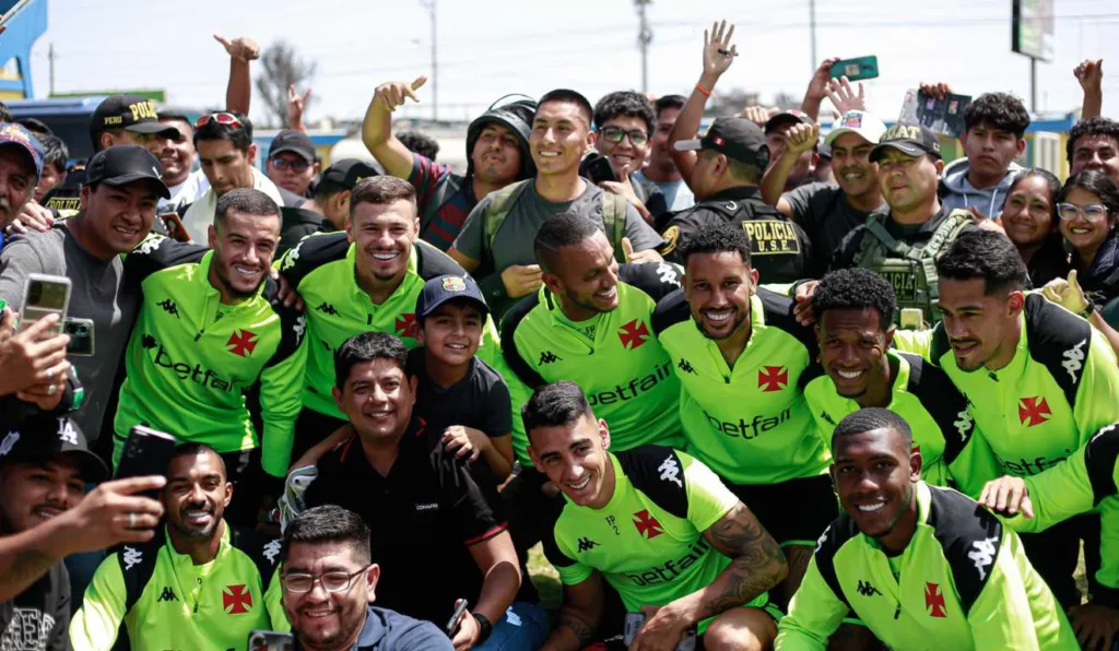 Vasco já treinou no Peru e chamou atenção dos torcedores locais.