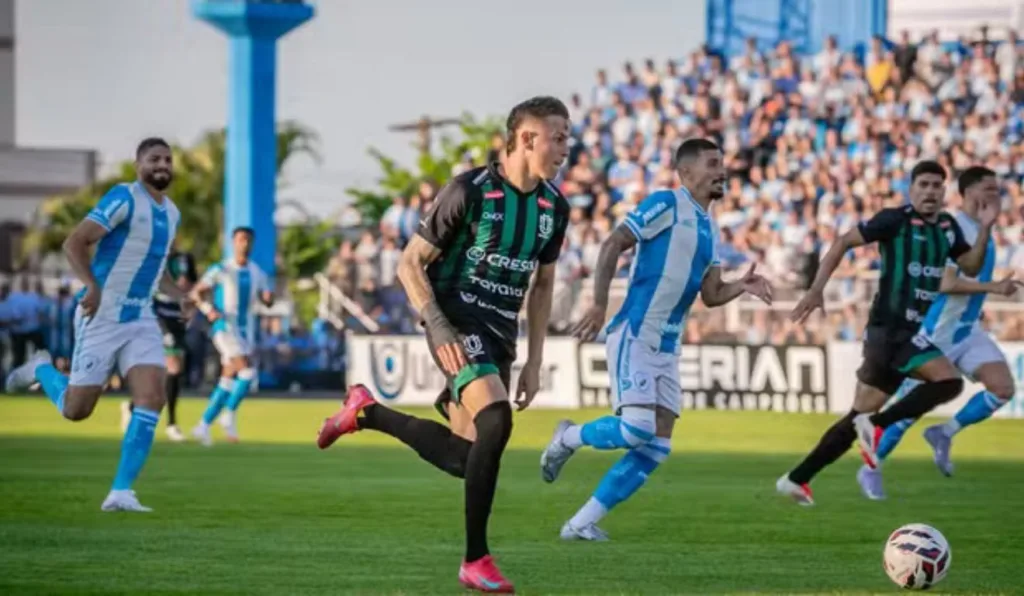 Londrina e Maringá fazem jogo movimentado e o clássico acaba empatado