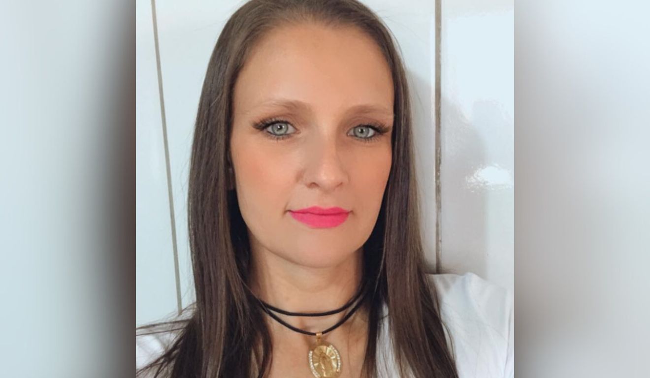 mulher morta a facadas pelo ex-marido