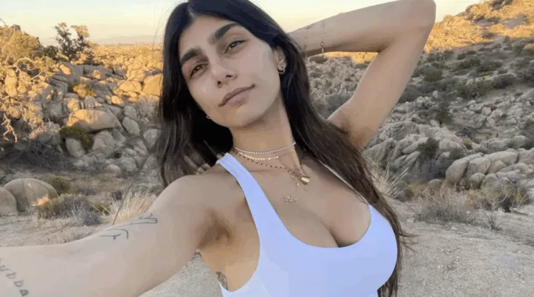 selfie mia khalifa