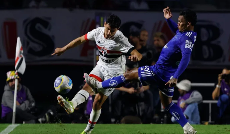 As duas equipes precisam da vitória para espantar a crise