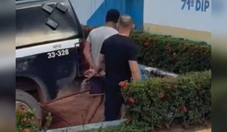 Criança foge de casa enquanto mãe dormia para ter relações sexuais com namorado