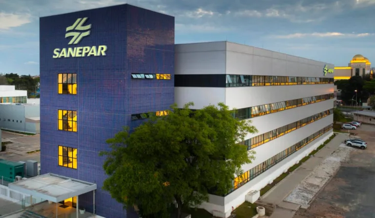 prédio da Sanepar em Curitiba