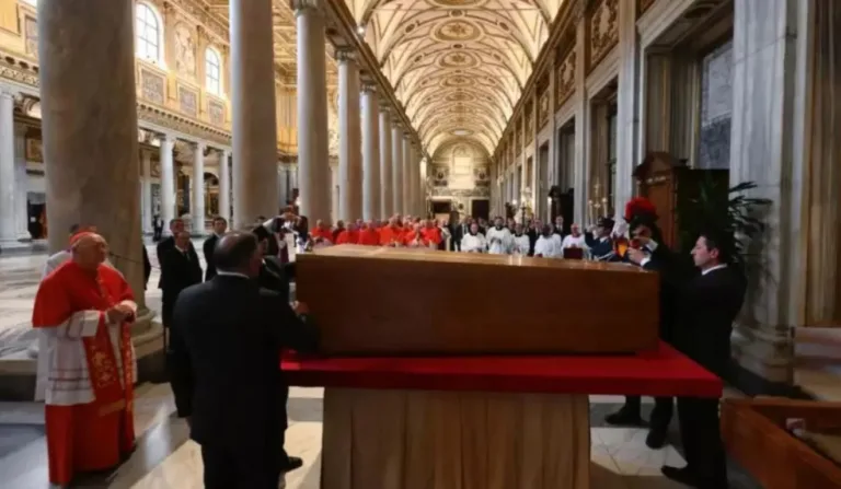 Sepultamento de papa francisco