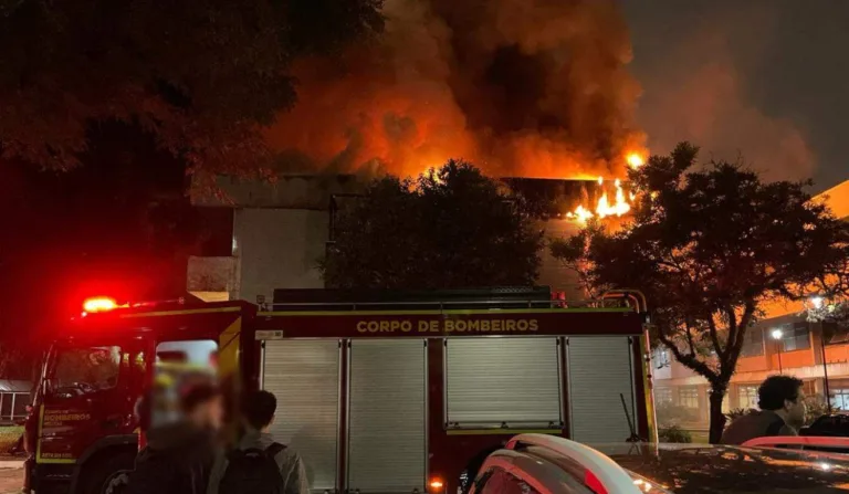 incêndio na PUCPR em Curitiba