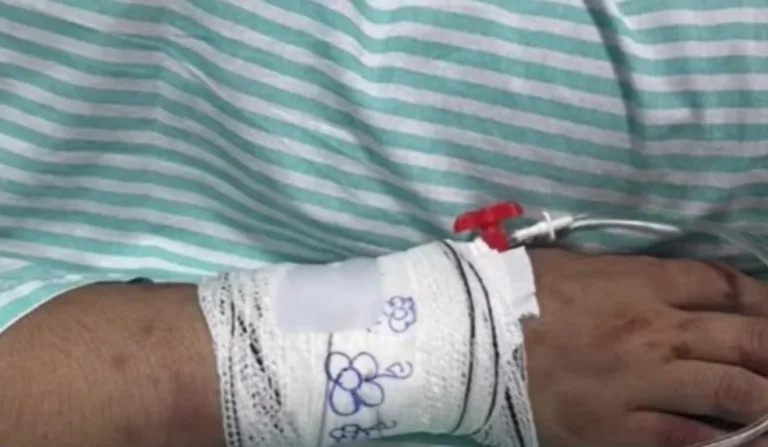 Mulher foi torturada pelo namorado que se irritou com o comentário de um homem nas redes sociais