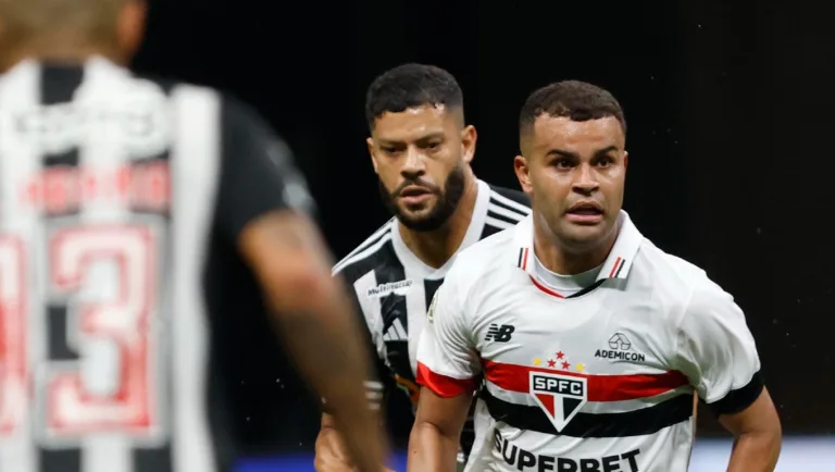 Atlético-MG e São Paulo voltam a se enfrentar pelo Brasileirão neste sábado (5).