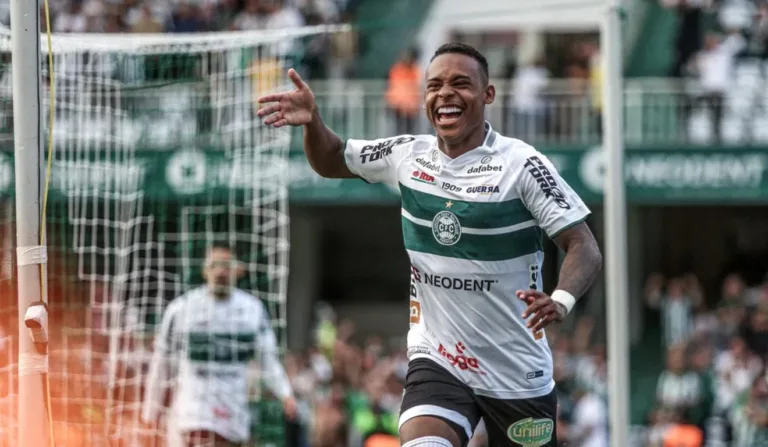 Igor Paixão é um "piá do Couto". ( Foto: Guilherme Griebeler/Coritiba)