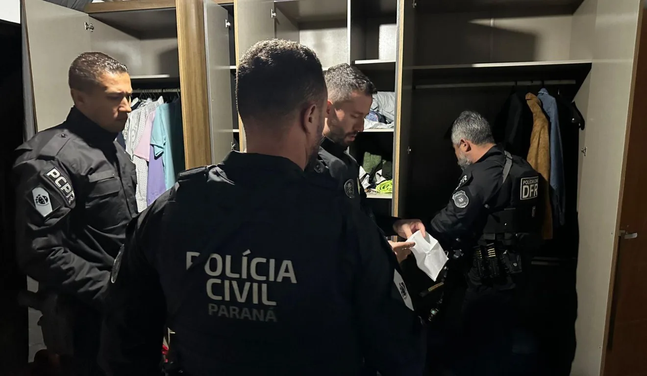 policiais civis em operação contra quadrilha que roubava e adulterava soja