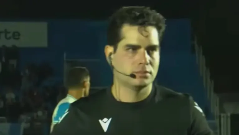 Árbitro Rafael Martins Diniz. (Foto: Reprodução/ Nosso Futebol)