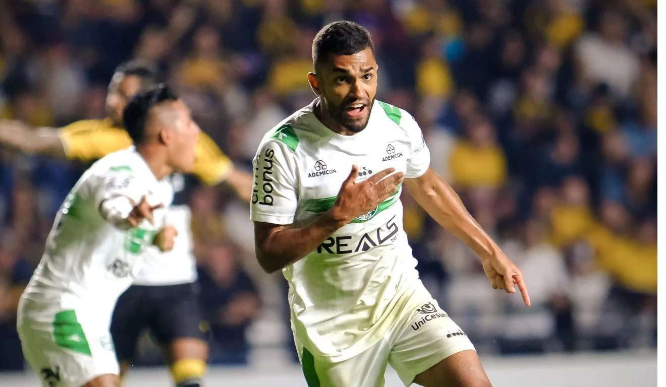 Vini Paulista fez o gol do Coritiba contra o Criciúma