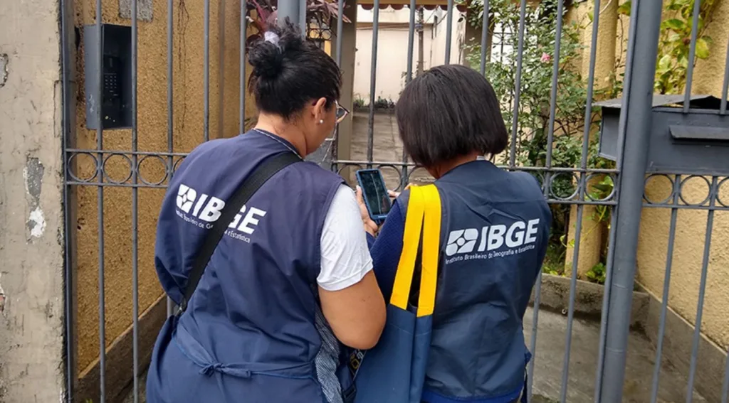 agentes do IBGE durante censo