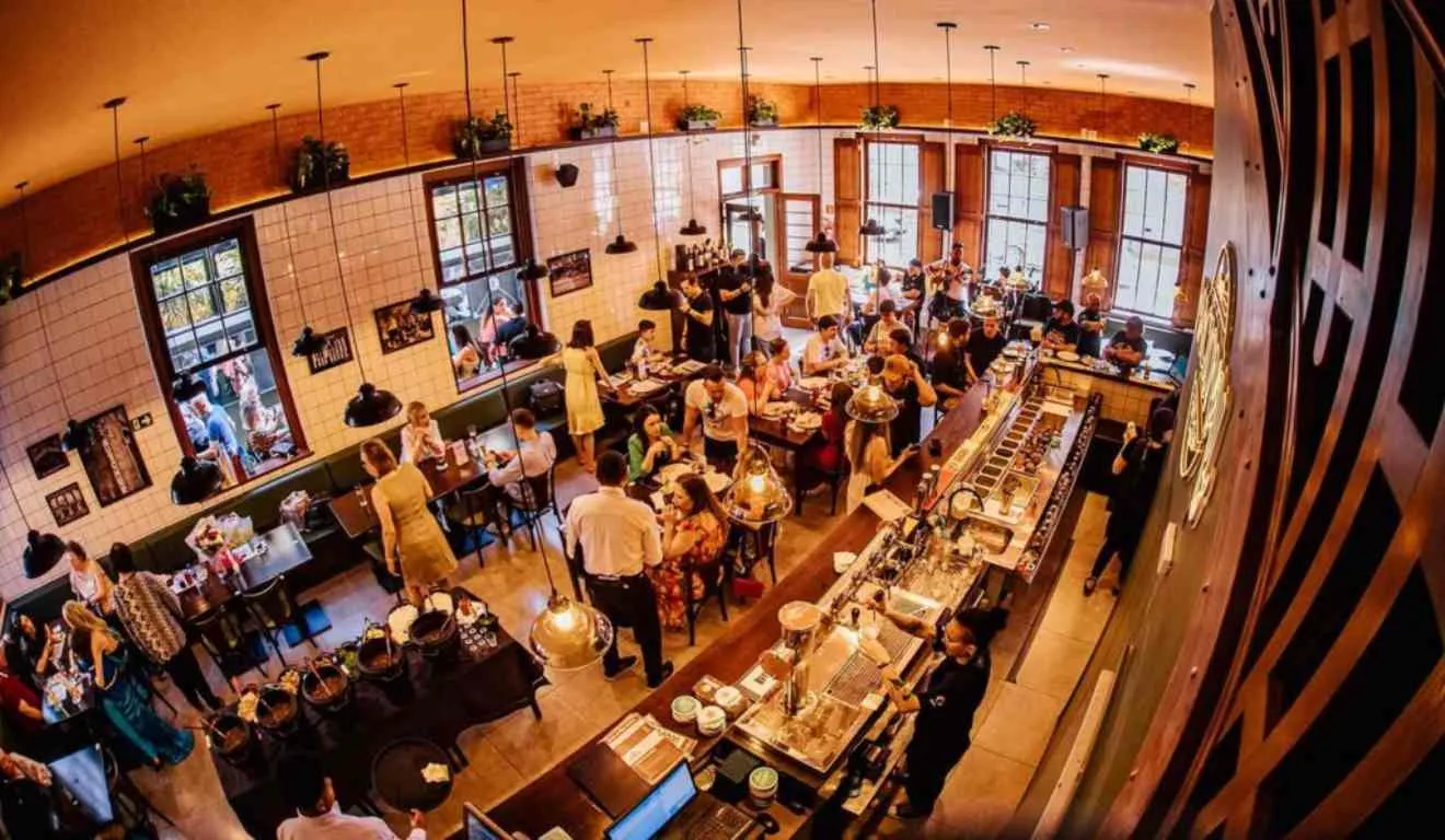 Salão do Bar Nacional.