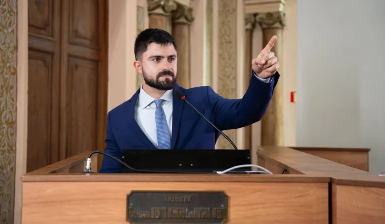 João Bettega alega ter sido ameaçado de morte antes de expulsão do MBL.