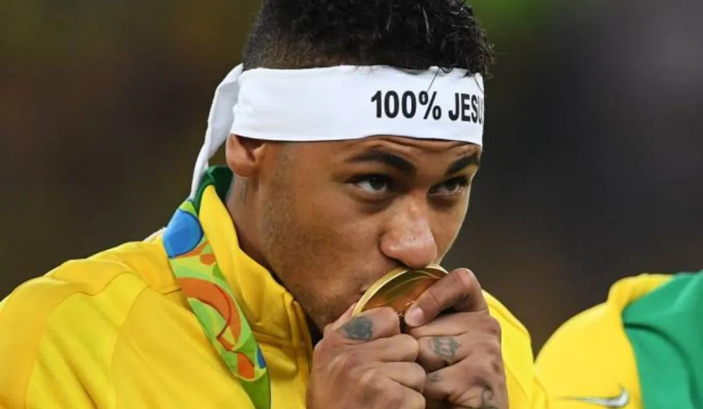 neymar com a faixa 100% jesus