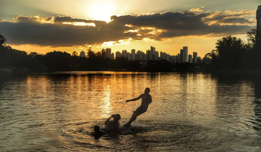 dia de sol para ilustrar previsão do tempo em Curitiba