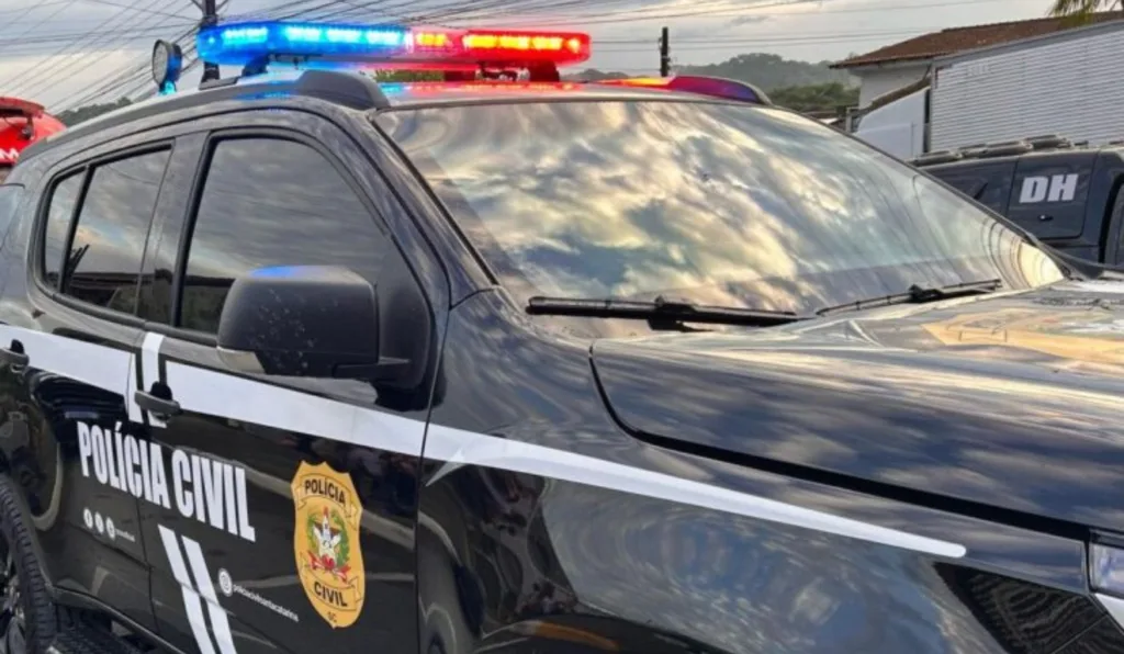 viatura da Polícia Civil de Santa Catarina para ilustrar o crime que o homem tentou matar o filho