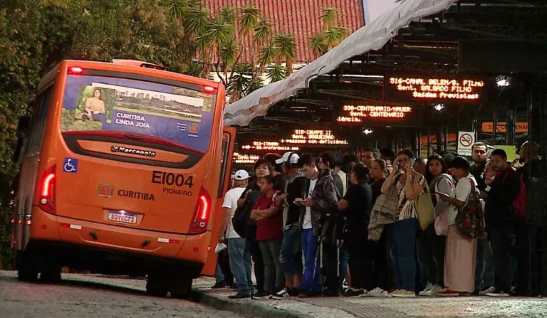 RIC Notícias Manhã estará ao lado dos passageiros para saber as condições do transporte coletivo da capital