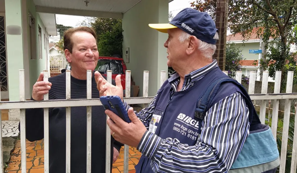 agente do IBGE durante censo