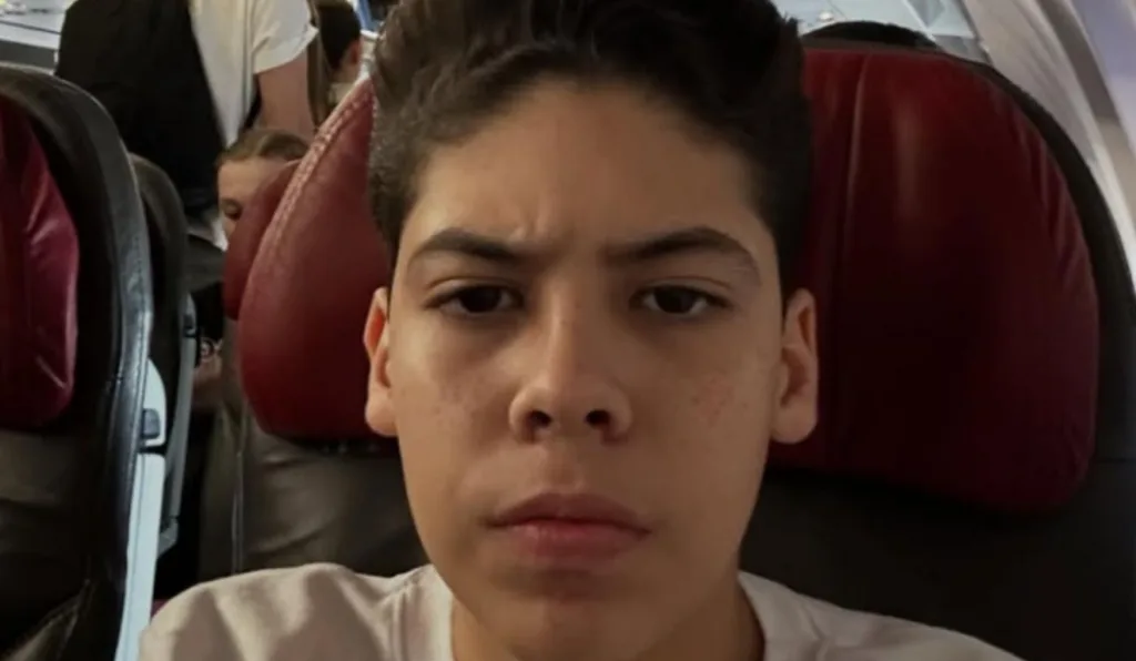 miguel oliveira em avião