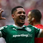 Vitor Roque marcou seu primeiro gol com a camisa do Palmeiras