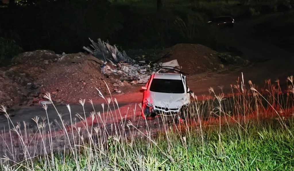 caminhoneiro bêbado bate em guincho no contorno norte, em Curitiba