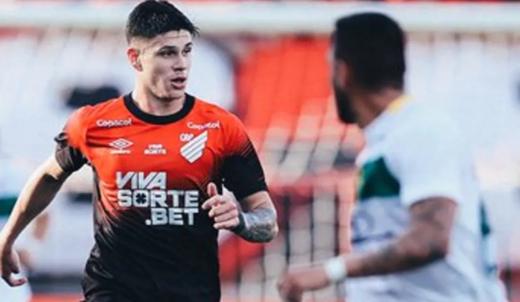 Zapelli em Brusque x Athletico