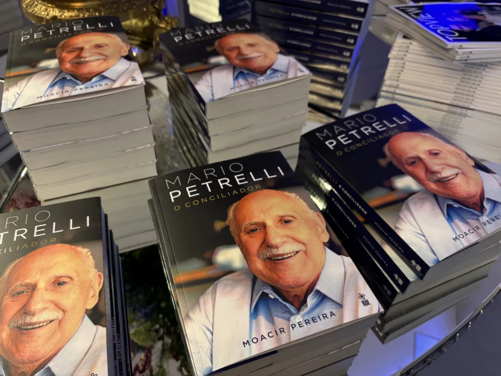 Mário Petrelli foi homenageado em livro