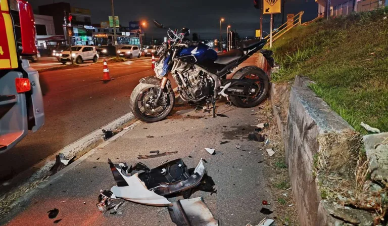 motociclista de 62 anos fica gravemente ferido em acidente na Estrada da Ribeira