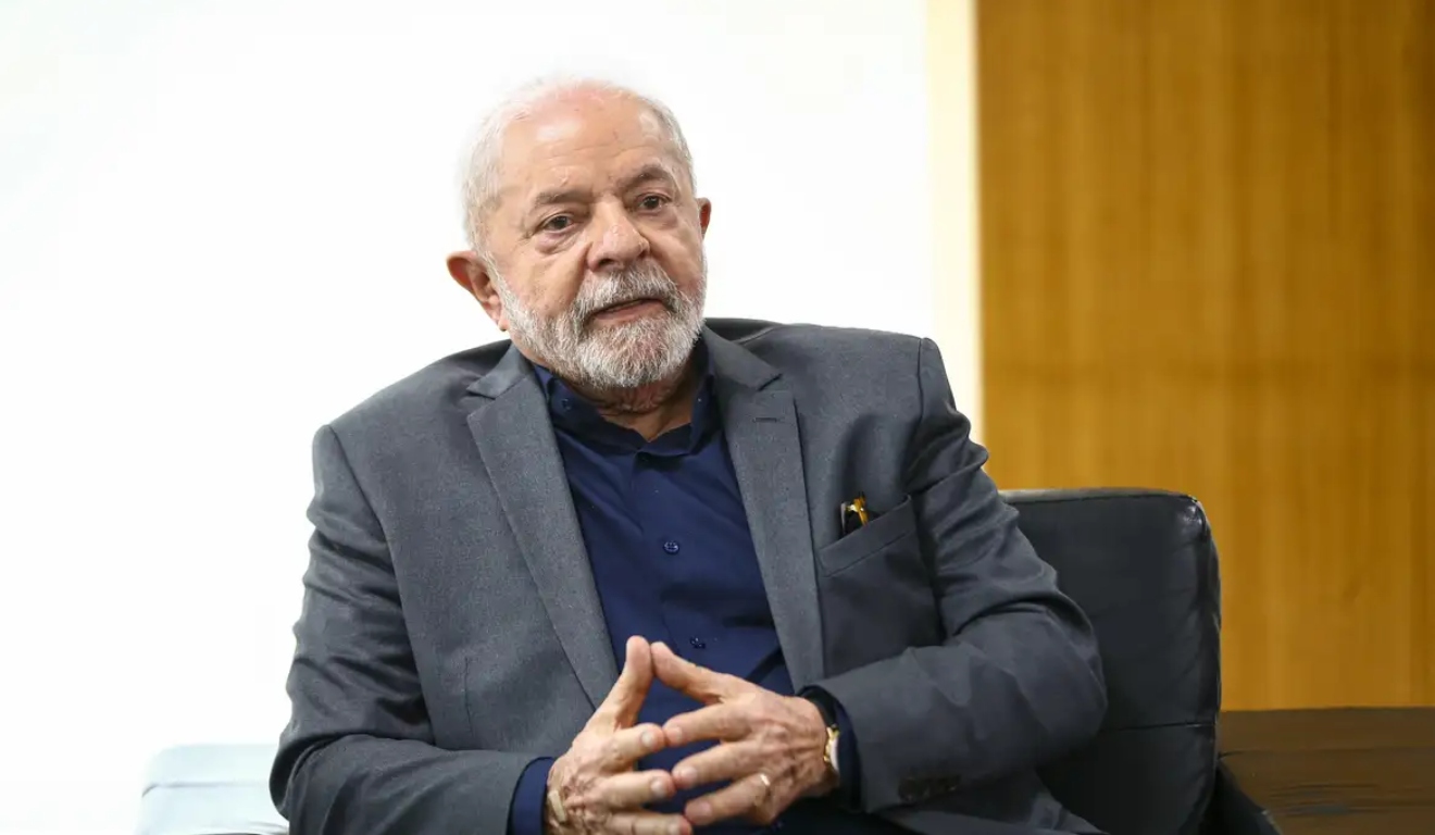 Lula assina medida provisória que inicia reforma do setor elétrico. Proposta prevê mais gratuidades e abertura do mercado de energia.