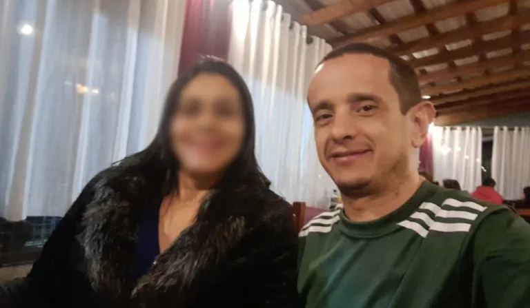 Motociclista morto em acidente ao lado da esposa