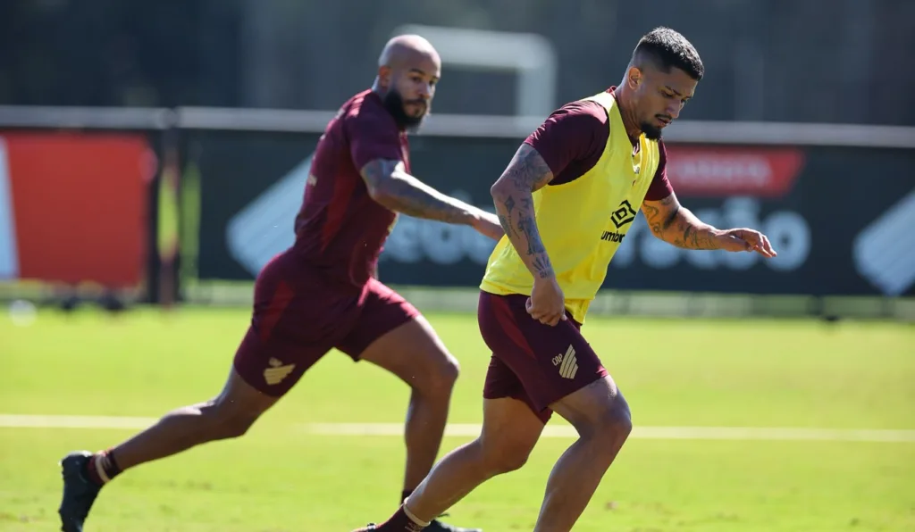 Treino do Athletico no CT do Caju