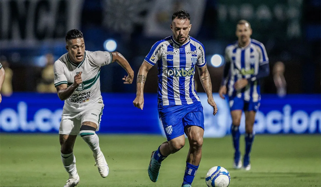 Coritiba x Avaí se enfrentam por vaga no g4 da Série B (Foto: Fabiano Rateke/Avaí)