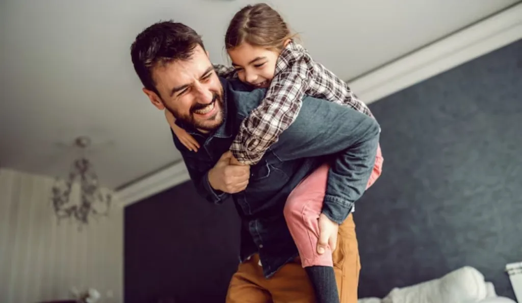 pai com a filha no cangote