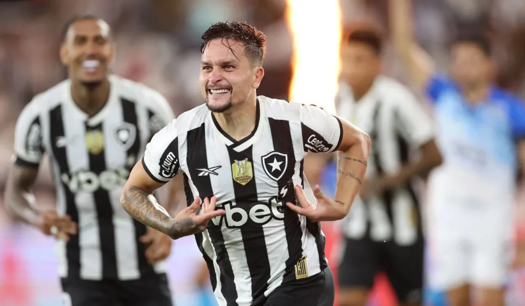 Arthur marcou seu primeiro gol com a camisa do Botafogo na Copa do Brasil
