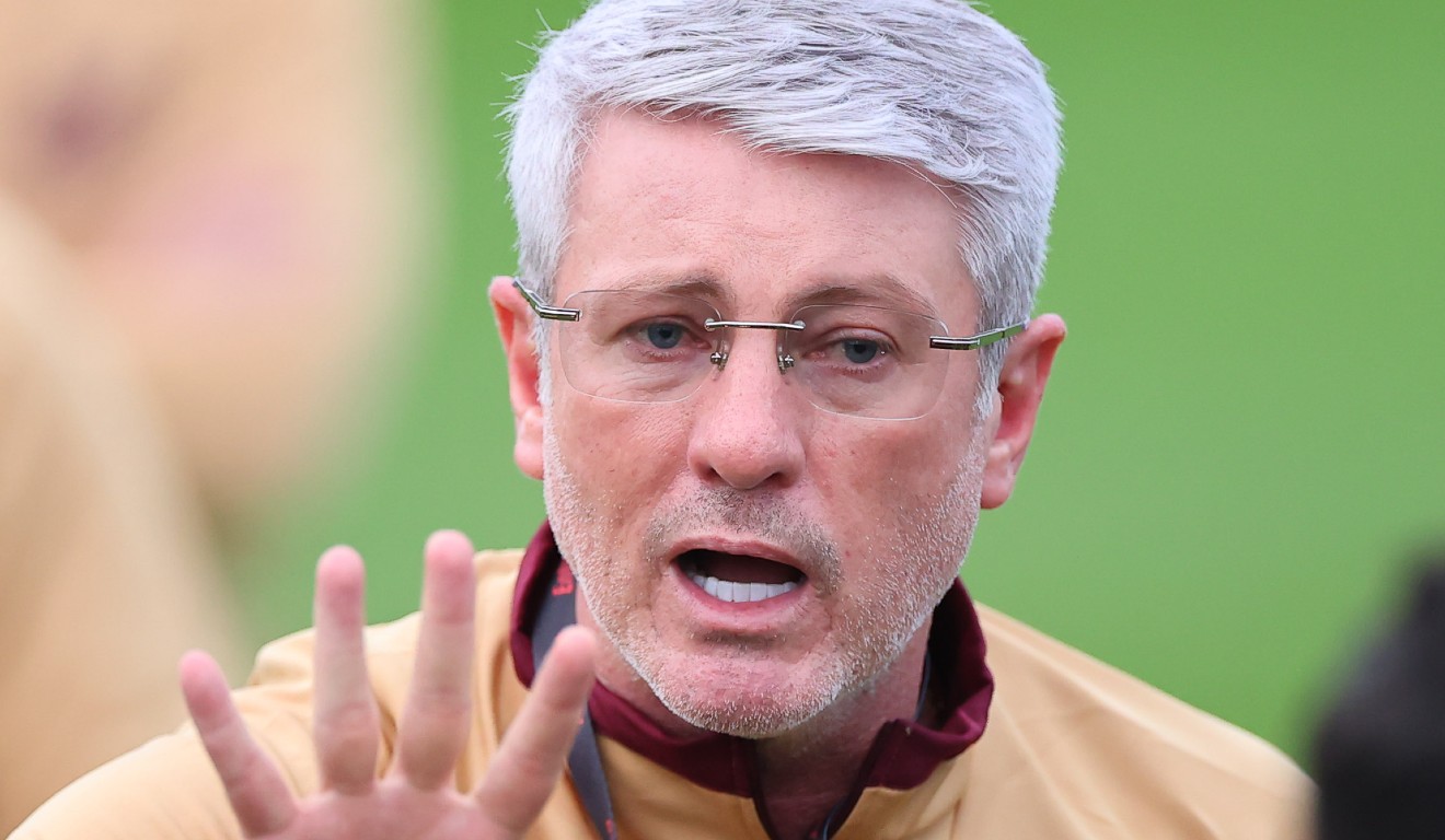 Odair Hellmann em treino do Athletico