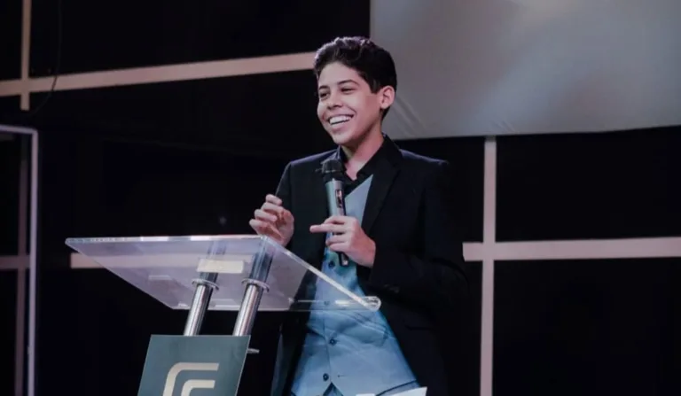 Pastor mirim Miguel Oliveira
