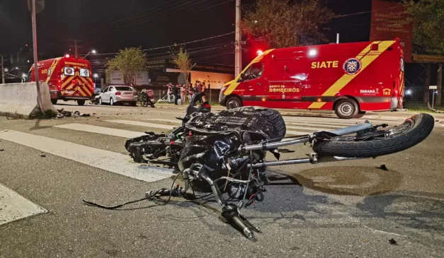 adolescente em moto foge da polícia e causa acidente em Pinhais