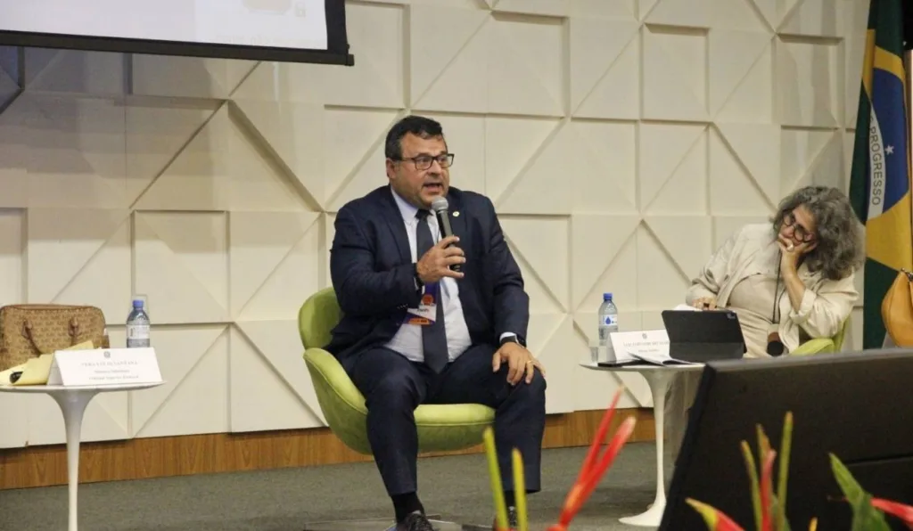 diretor jurídico da itaipu