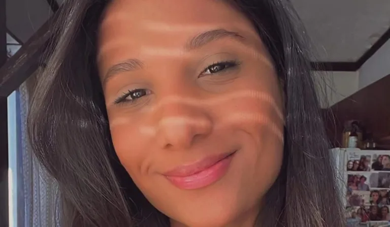 Brenda Scarlatte, de 29 anos, era passageira do carro que invadiu a pista contrária e foi atingido por um caminhão em Maringá