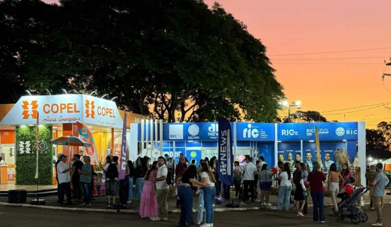 estande do grupo ric na expoingá